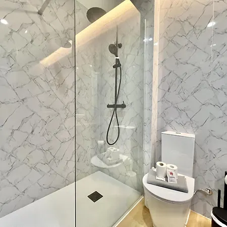 Modern With Pool By Homing *