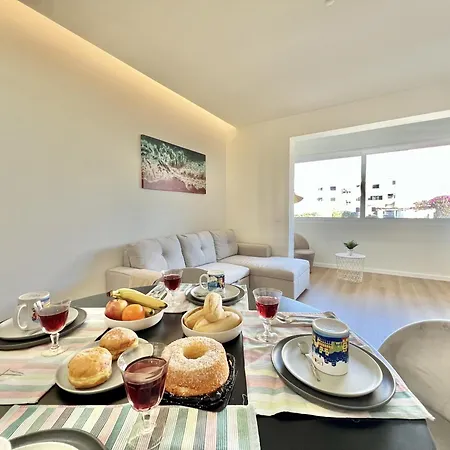 Modern With Pool By Homing Apartman *